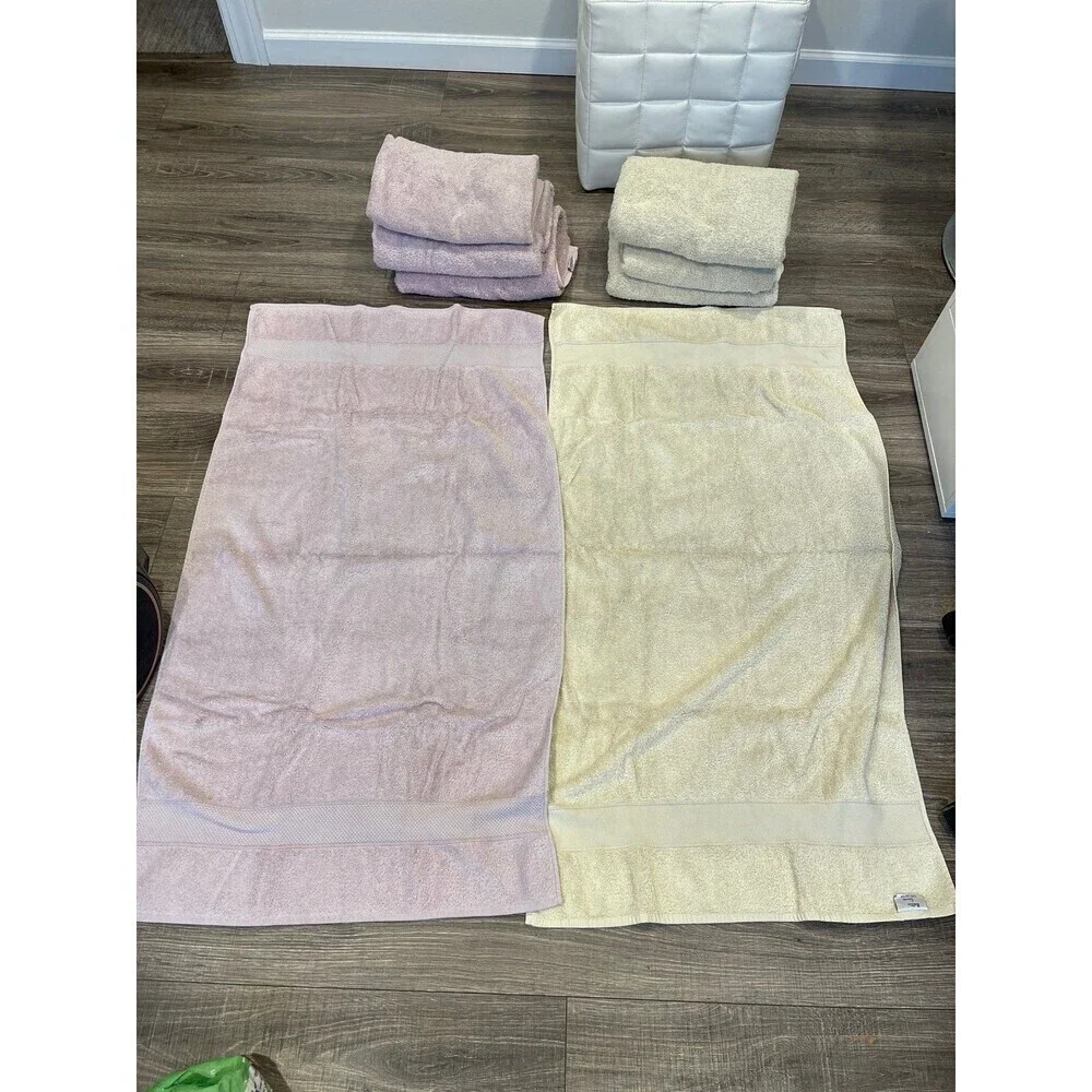 8 bath towels , 2 Hand and 3 washcloths